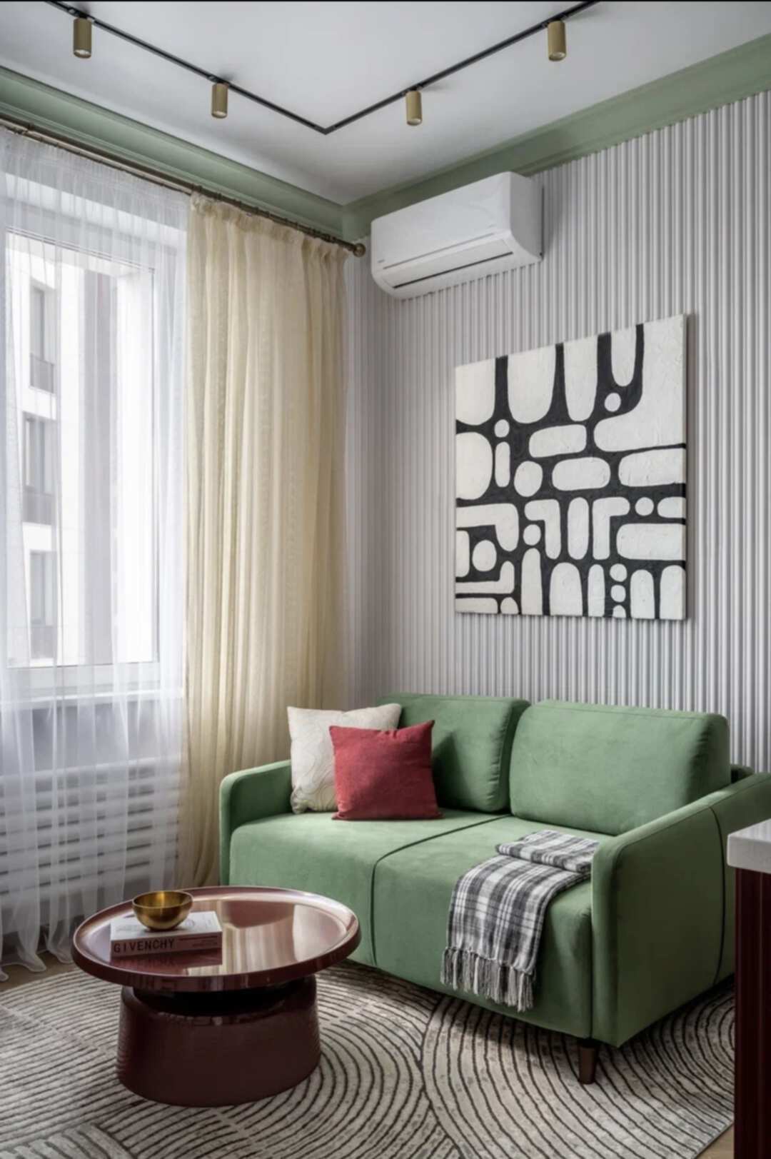 черно-белая картина в интерьере